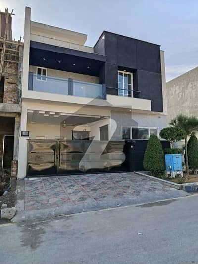 Luxury 8 Marla Double Storey House Executive Block, Faisal Hills 5 Bed + Servant Room